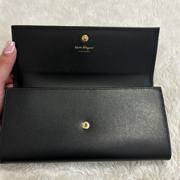 SALVATORE FERRAGAMO BLACK WALLET - Picture 4 of 6